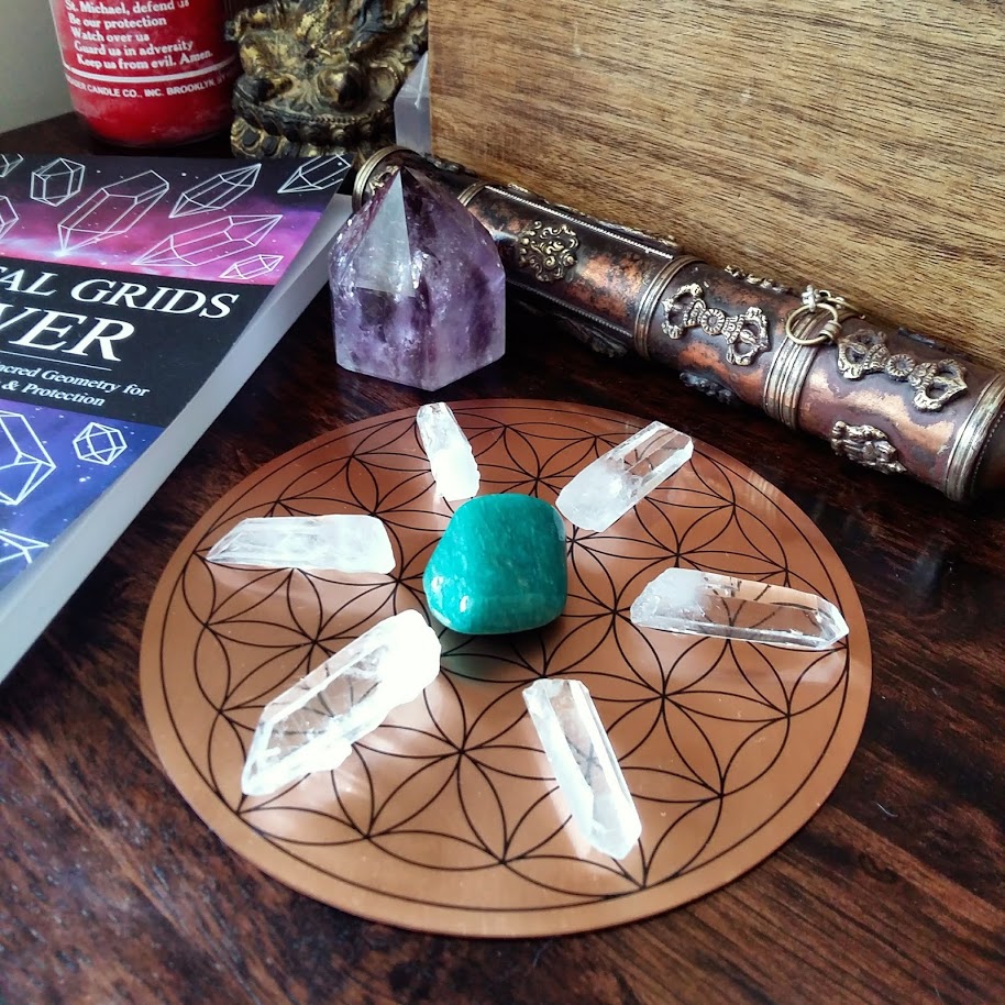Many Crystal Grids work by amplifying crystal energies with Quartz Crystals