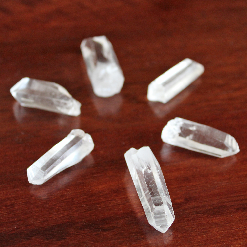 Small natural crystals points