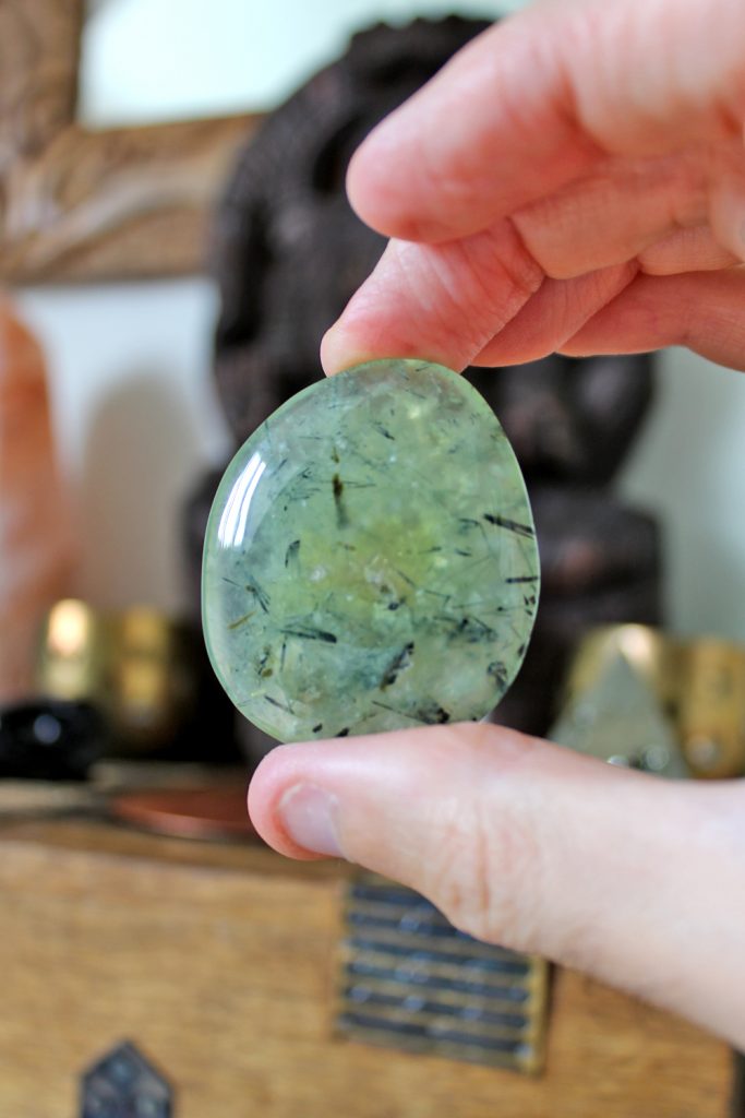 Prehnite palmstone filled with Epidote inclusions